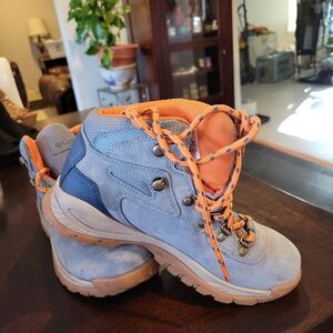 Columbia Womens  Boots with Orange and Blue